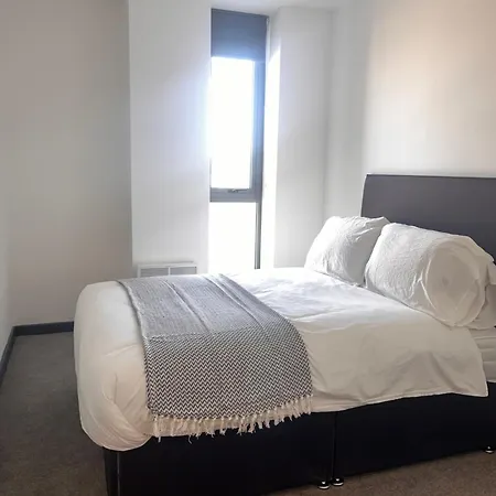 High Point 2 Bed * Bradford (West Yorkshire)