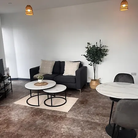 High Point 2 Bed * Bradford (West Yorkshire)